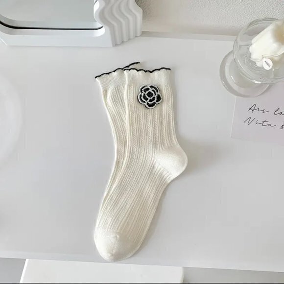 Women's Mid CAMELIA Socks NEW - Picture 1 of 5